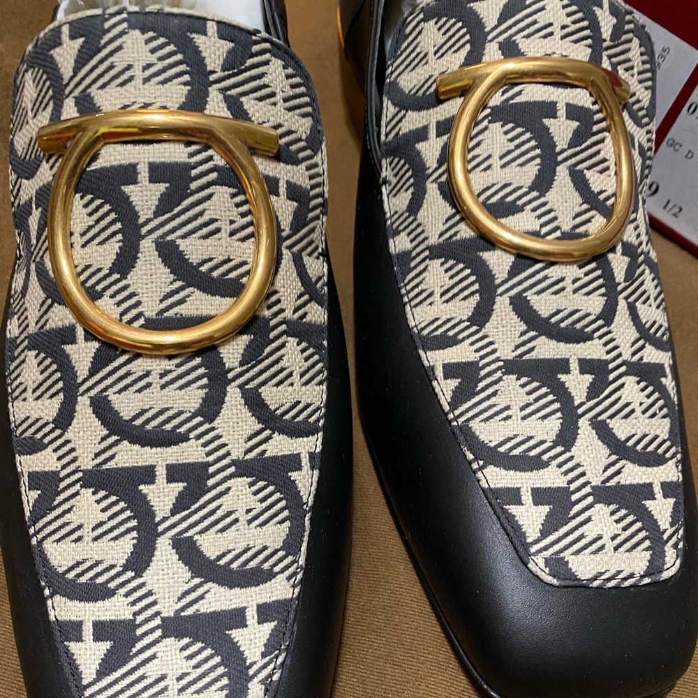 Salvatore Ferragamo Lana Gancio collapsible heel loafers $730 NIB